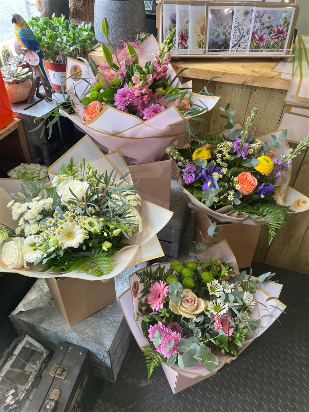 Bouquets | George’s choice!
