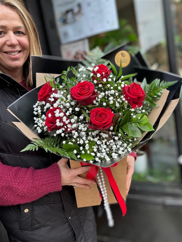 Valentine’s Day 2026 | Crimson crush