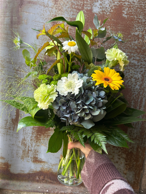 H/tied in a vase | Wild grace