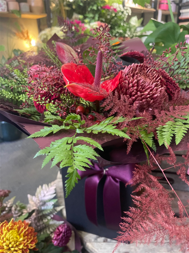 Bouquets | Crimson spell