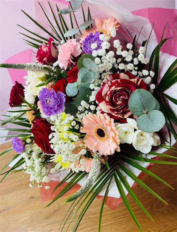 Bouquets | Mother's Day | Valentine’ s Day | “Straight from the Heart ”