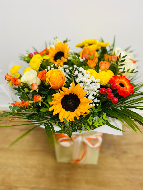 Anniversary | Birthdays | Bouquets | Get well soon flowers | Leaving flowers | Mother's Day | New home flowers | Bright Giftbox