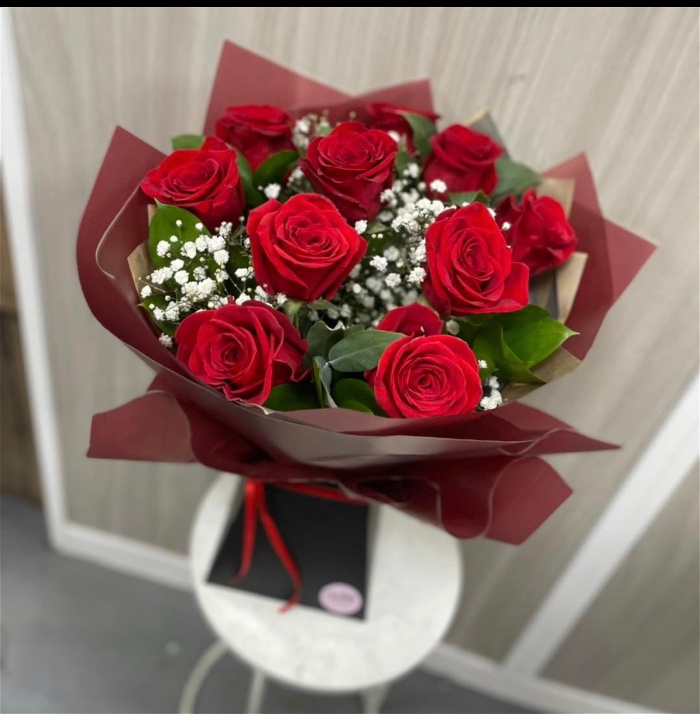 Valentines | 12 kisses 😘