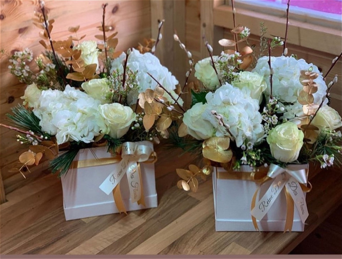 Christmas Fresh Flowers | Christmas Square hatboxes