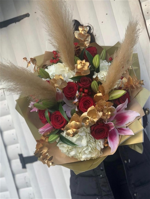 Christmas Fresh Flowers | Luxury Reine Christmas Sets