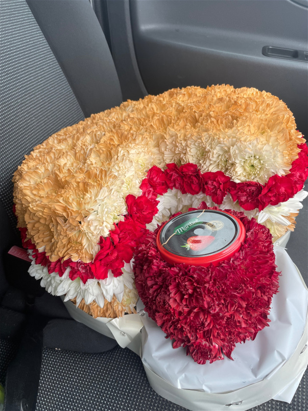 Funeral Bespoke Pieces | Victoria Sponge Cake