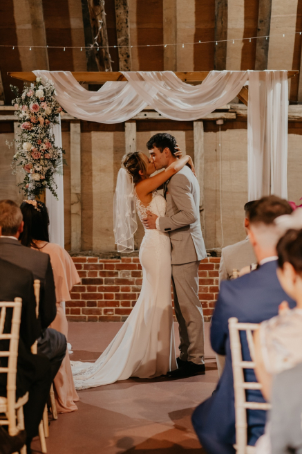 Lily & Bee | Waterlooville | Weddings