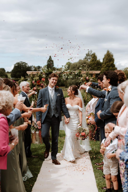 Lily & Bee | Waterlooville | Weddings