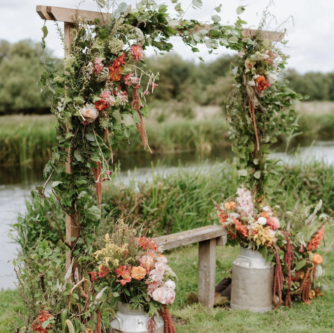 Lily & Bee | Waterlooville | Weddings