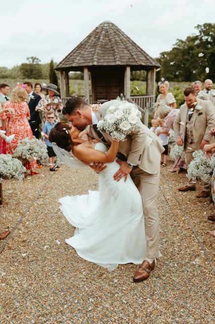 Lily & Bee | Waterlooville | Weddings