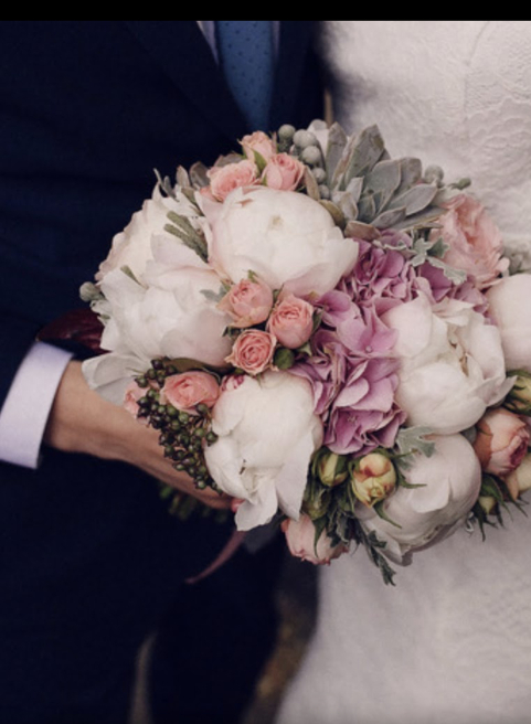 Lily & Bee | Waterlooville | Weddings