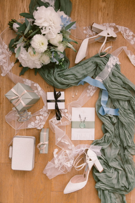 Lily & Bee | Waterlooville | Weddings