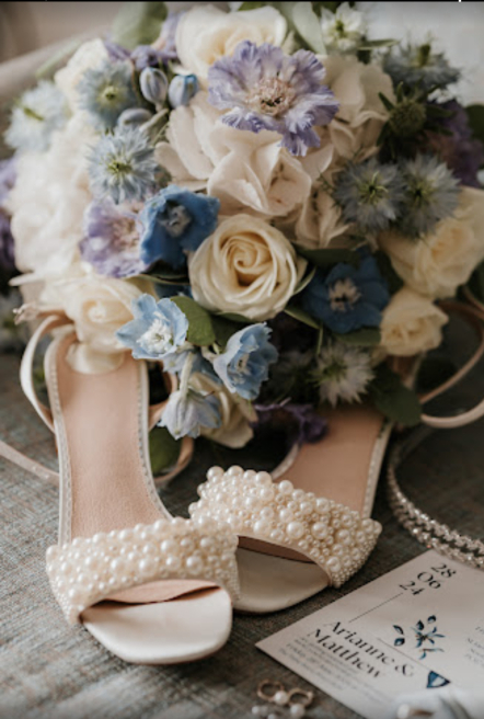 Lily & Bee | Waterlooville | Weddings