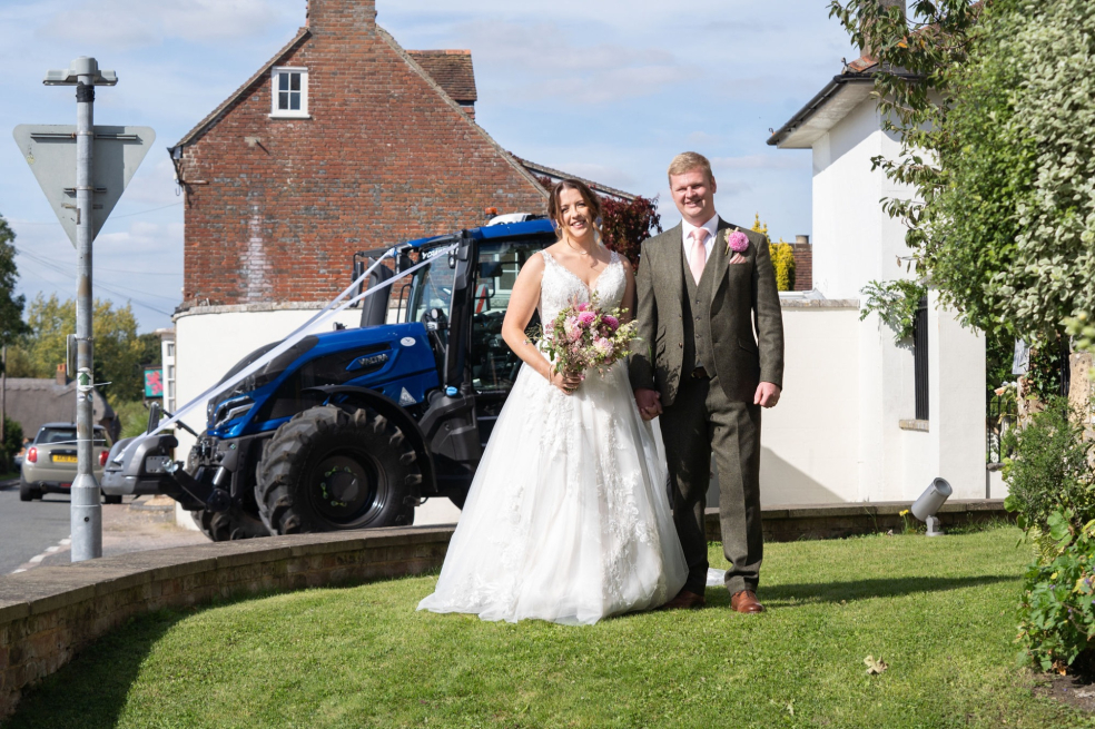 Lily & Bee | Waterlooville | Weddings