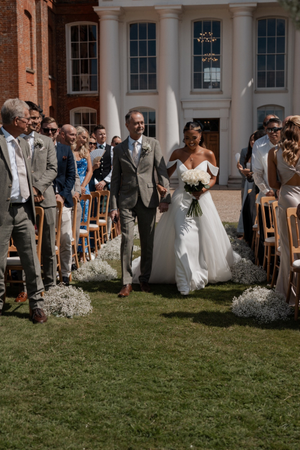 Lily & Bee | Waterlooville | Weddings