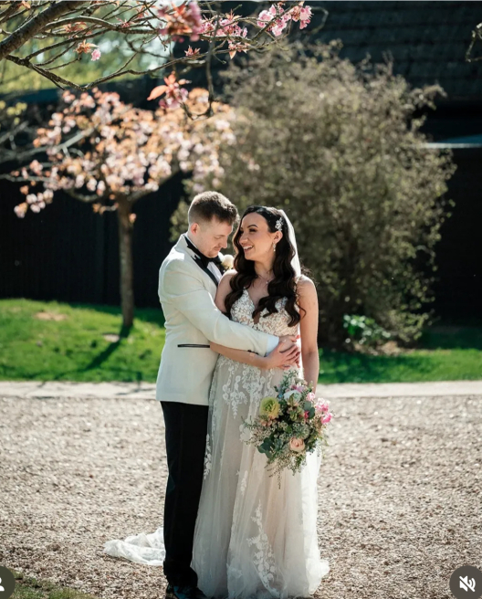 Lily & Bee | Waterlooville | Weddings