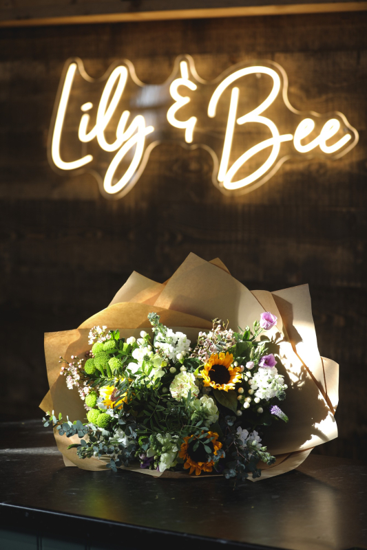 Lily & Bee | Waterlooville | Online Flower Tutorials