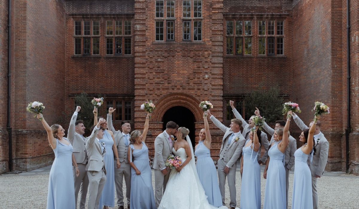 Lily & Bee | Waterlooville | Home