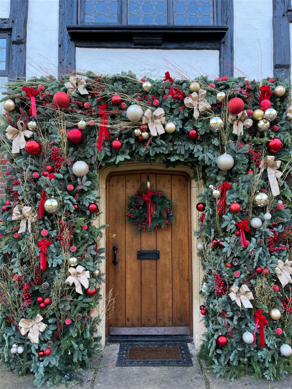  Christmas Door wreath | Christmas florals | Flower installations