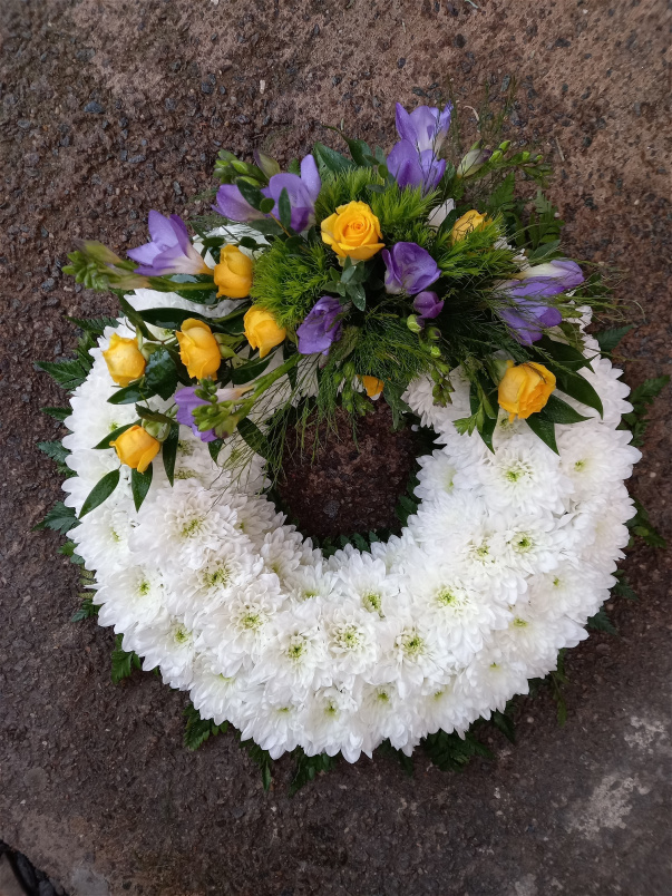 Funeral & Sympathy | Wreaths | Traditional Wreath