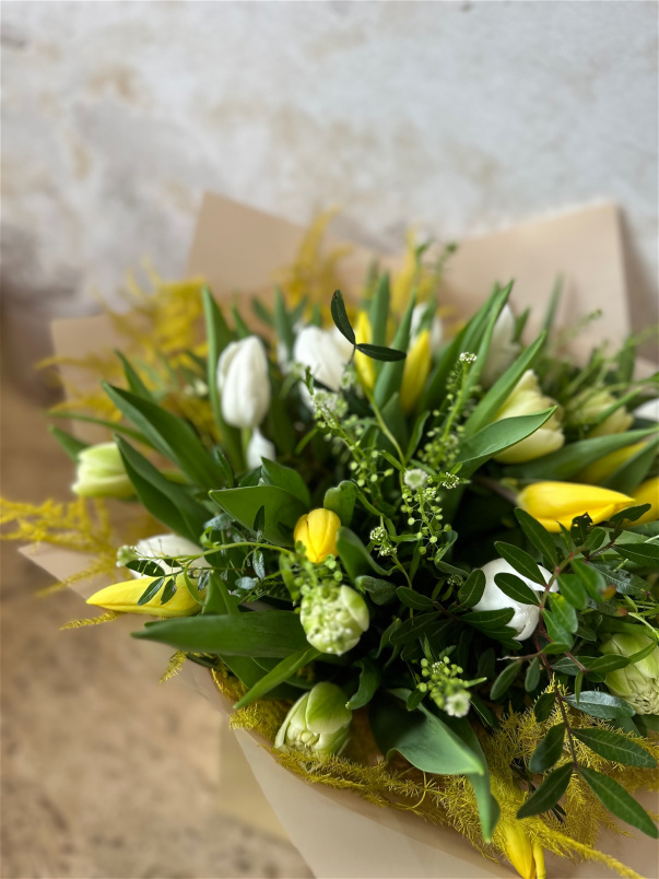 Easter | Mother's Day | Spring Flowers | Golden Simply Tulips