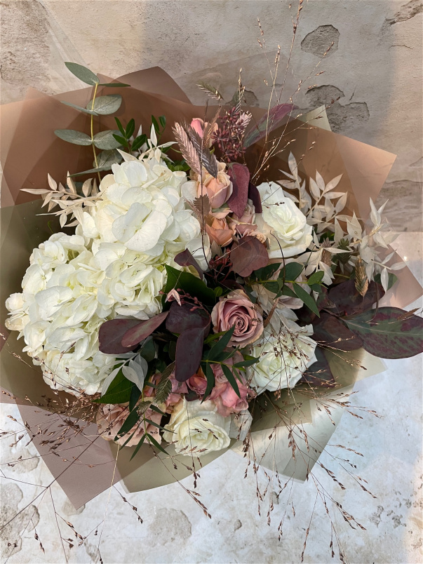 12 Days of Christmas | Eight Maids a Milking