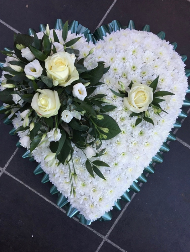 Funeral Tributes | Heart Tributes | Classic white heart tribute
