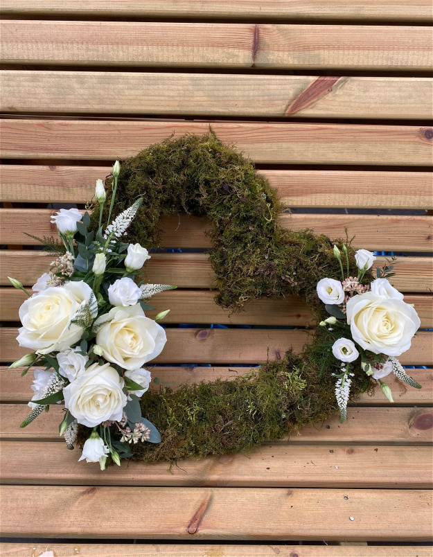Funeral Tributes | Heart Tributes | Mossed open heart