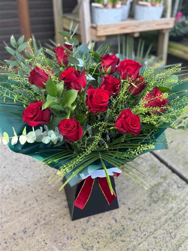 Valentines Collection | ’𝐋𝐨𝐯𝐞 𝐢𝐬 𝐢𝐧 𝐭𝐡𝐞 𝐚𝐢𝐫’ 𝐑𝐞𝐝 𝐑𝐨𝐬𝐞 𝐖𝐚𝐭𝐞𝐫 𝐁𝐨𝐮𝐪𝐮𝐞𝐭