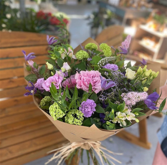 Bouquets | Mothers Day | 𝐅𝐥𝐨𝐫𝐢𝐬𝐭𝐬 𝐂𝐡𝐨𝐢𝐜𝐞 𝐄𝐜𝐨 𝐅𝐫𝐢𝐞𝐧𝐝𝐥𝐲 𝐇𝐚𝐧𝐝-𝐭𝐢𝐞𝐝 𝐁𝐨𝐮𝐪𝐮𝐞𝐭 𝐈𝐧 𝐏𝐚𝐬𝐭𝐞𝐥𝐬