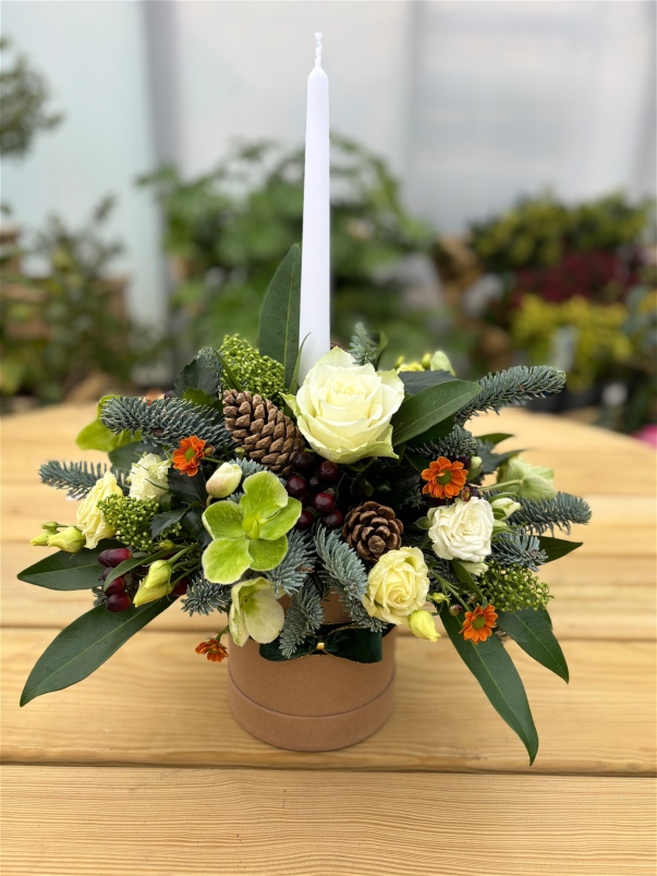 Festive florals | Festive hat box arrangement with candle. 2 colour choices.