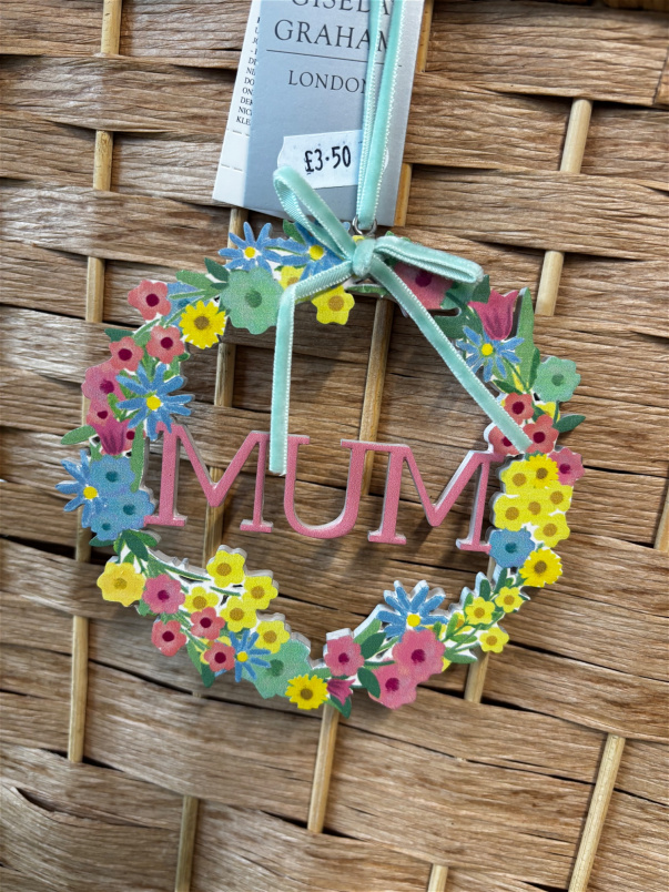 Mothers Day | Wooden ‘Mum’ decoration