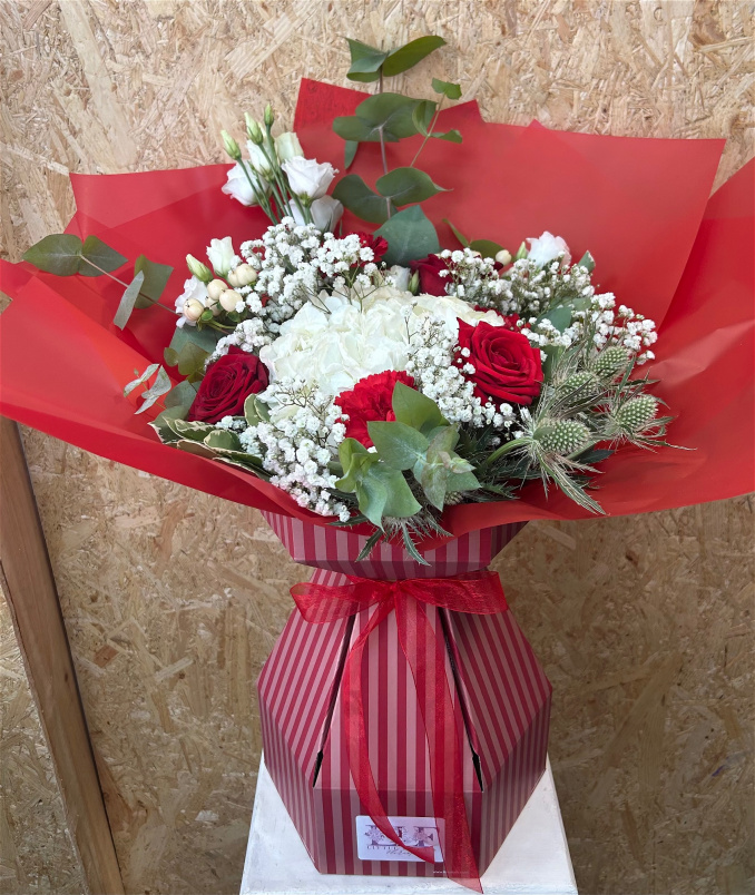 Gift Bouquets | Gifts | Luxury Collection | Red