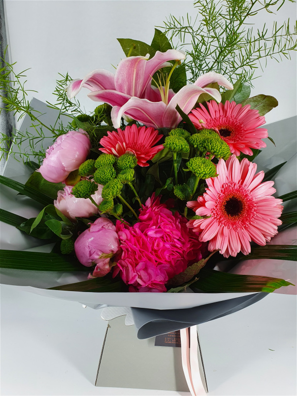 Bouquets | Front facing seasonal bouquet