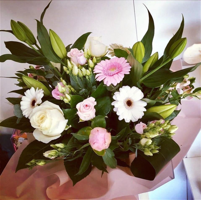 Arrangements | Bouquets | Gifts | Mothers Day | Florist choice Handtied