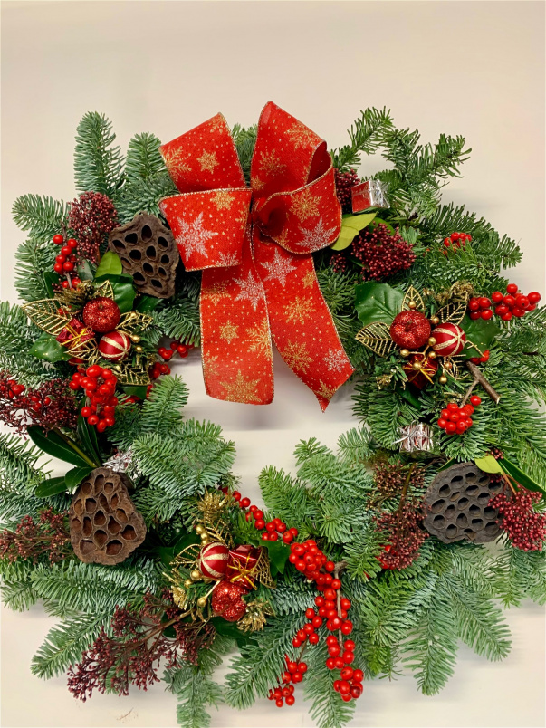Arrangements | Christmas Time | Gifts | Luxury red wreath
