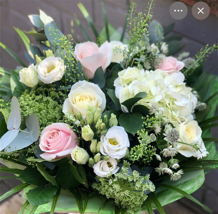 Bouquets | Florist’s choice pastel bouquet
