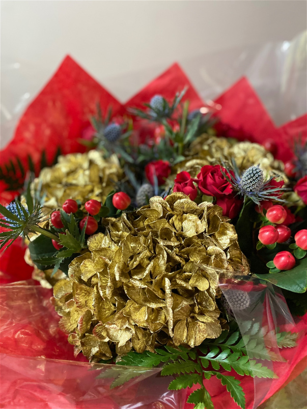 Christmas 2026 | Red / Gold festive bouquet