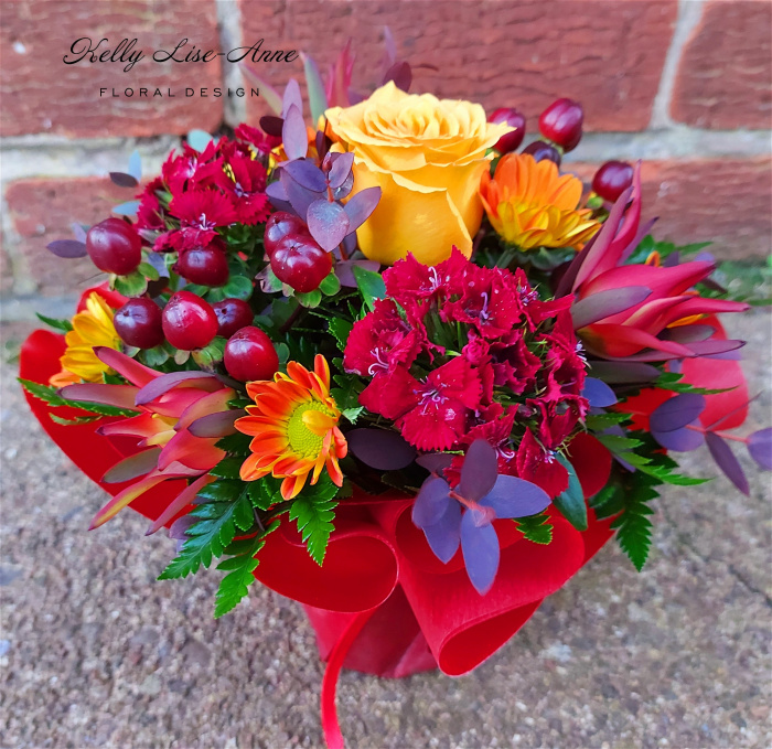 Arrangements | Traditional funeral tributes | Regular cello posy