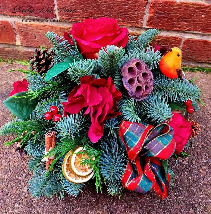 Christmas | Robin saucer posy