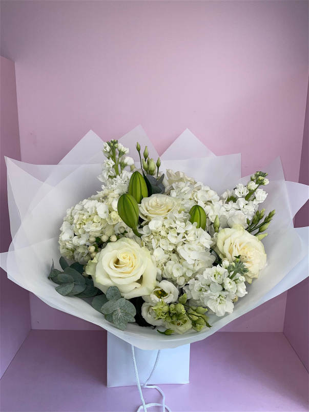 Bouquets | White & Cream Florist Choice Bouquet