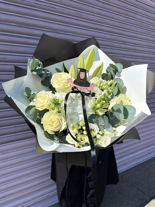 Graduation | Graduation Bouquet White & Black