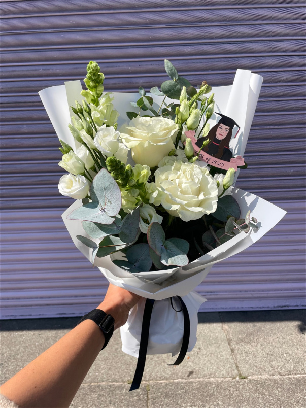 Graduation | Graduation Handheld Bouquet White