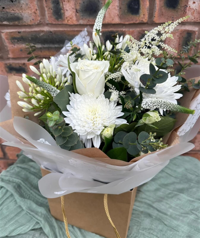 Bouquets | The White Mix