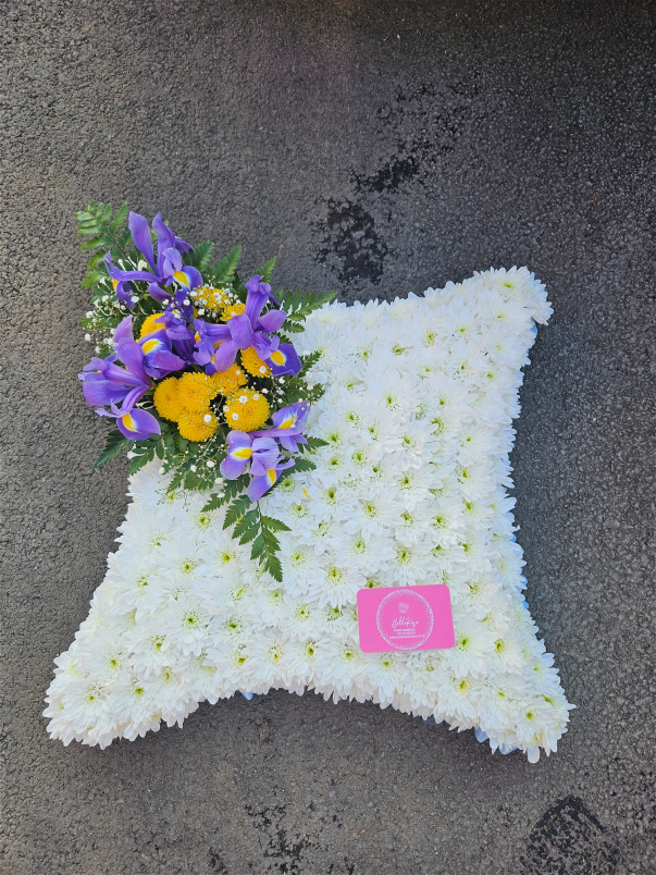 Funeral Tributes | Cushion tribute