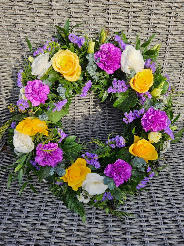 Funeral Tributes | Wreath ring tributes
