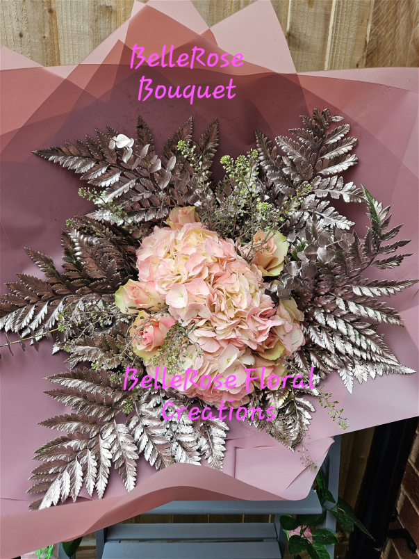Bouquets | Upsell gifts | BelleRose Delight