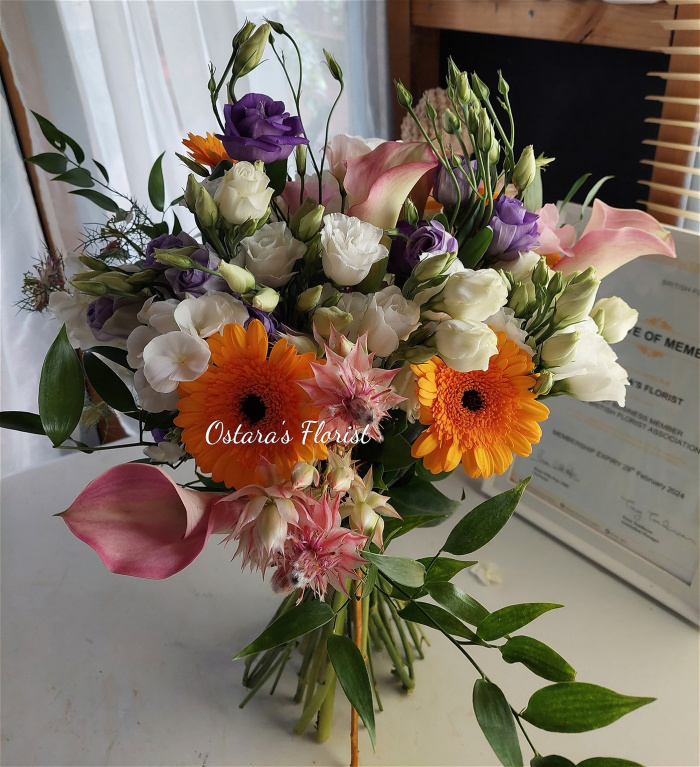 AT A GLANCE | Birthday Flowers | Merelina - Handtied Bouquet