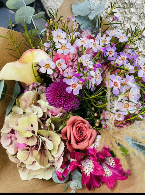 Anna May Floristry | Lucan | Experience the Joy of Fresh Flowers, Introducing Our Flower Subscription Service with Nationwide Delivery