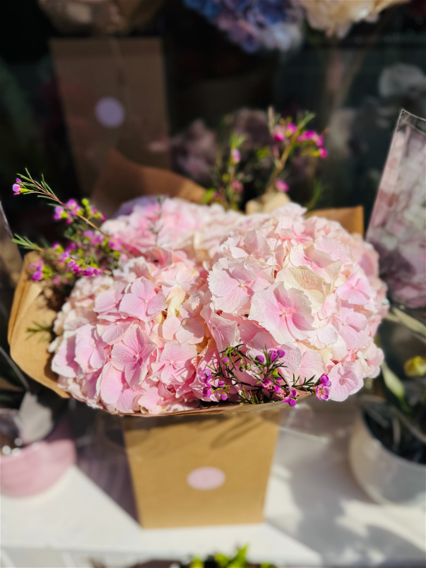 Bouquets | Hydrangea Bunch - Fluffy Clouds of Loveliness